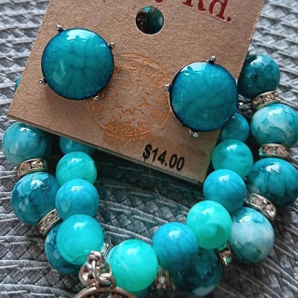 Ruby Rd. Blue Earrings & 2 Blue Bead Stretch Bracelets - Picture 3 of 9